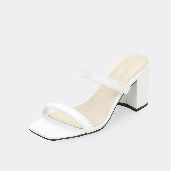 WHITE SHEIN HEELS - Picture 2 of 9
